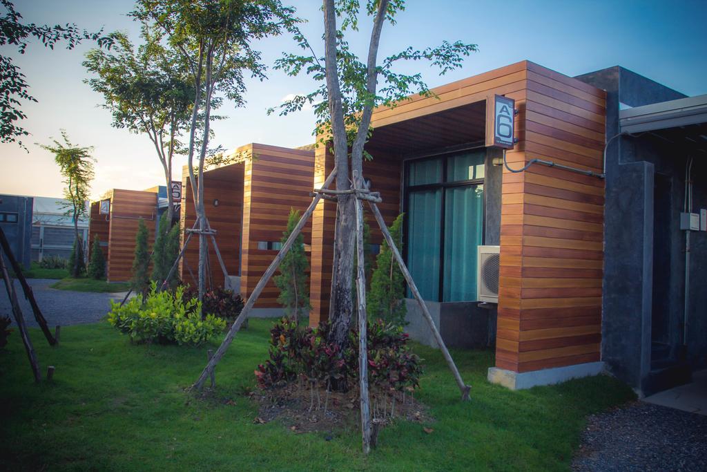 The Infinite Resort Nakhon Sawan Exterior photo